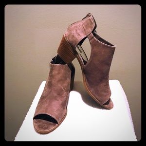 Carlos Santana Della Peep Toe Bootie 8.5 M NWOT